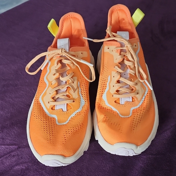 Sorel Shoes - Sorel Orange Women's Kinetic Sneakers sz 8